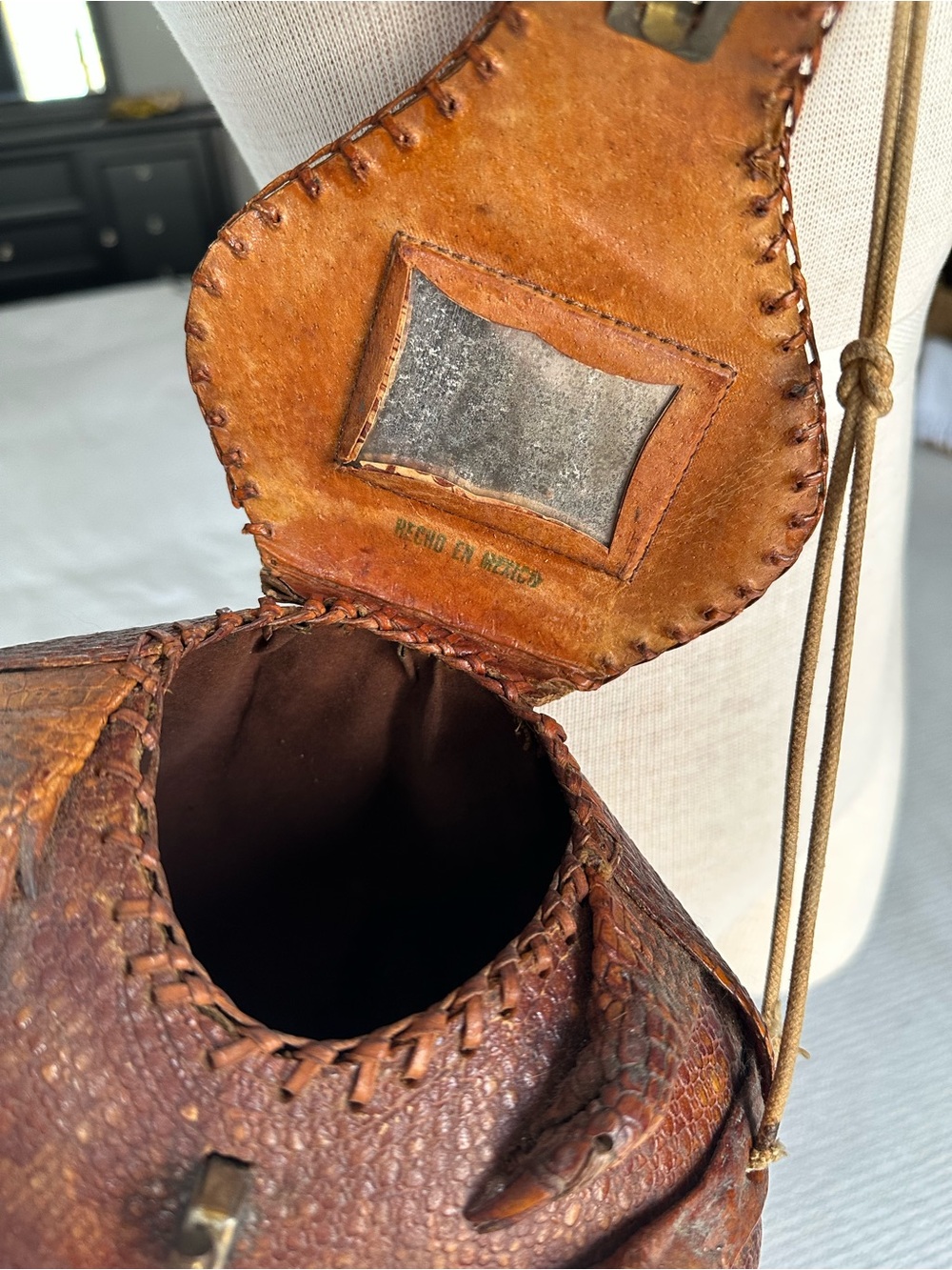 Vintage armadillo purse, purchased in 1968 - Picture 7 of 17
